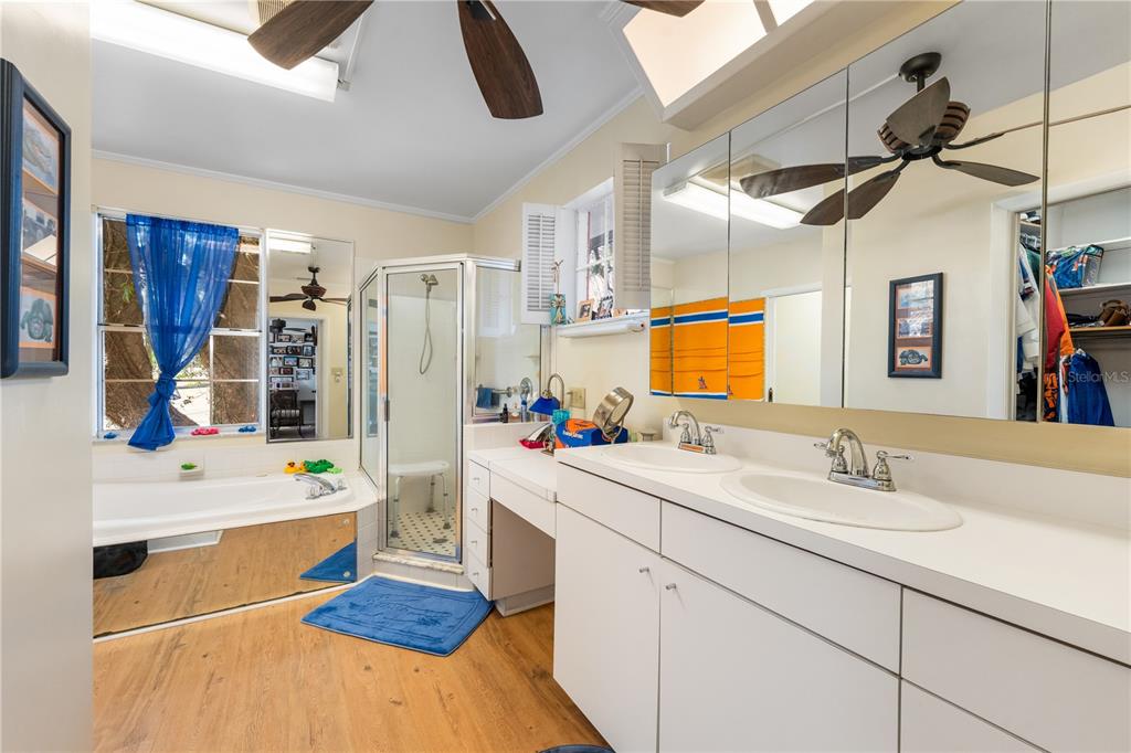 2737 Southwest 4th Place Gainesville, FL 32607 - Photo 15 of 59