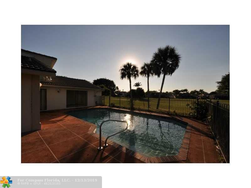 10487 Augusta Court Boca Raton, FL 33498 - Photo 8 of 19 Exterior Front
