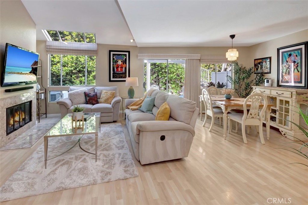 102 Santa Rosa Court Laguna Beach, CA 92651 - Photo 2 of 23