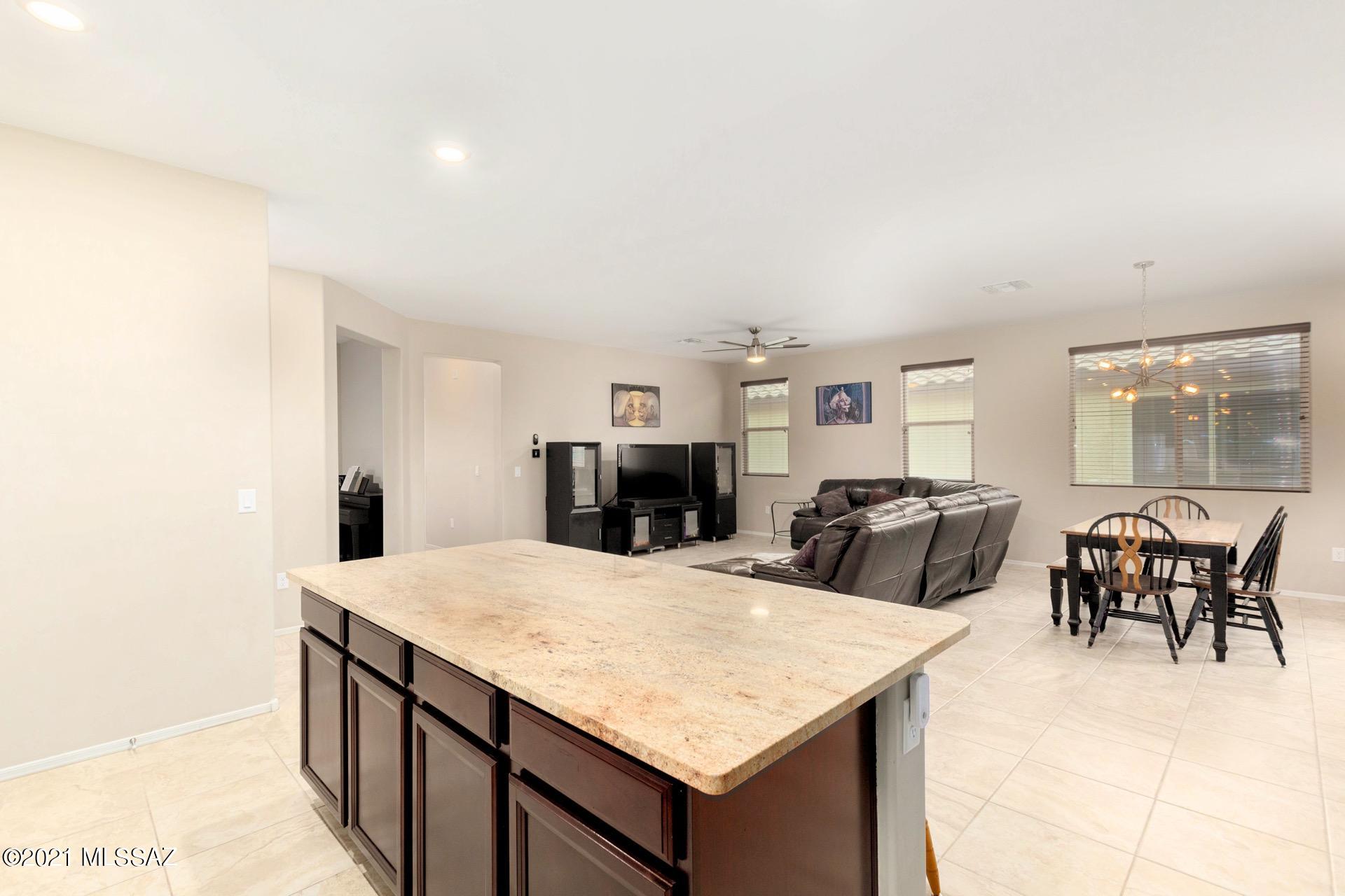 9578 South Trapper Ridge Drive Tucson, AZ 85747 - Photo 10 of 27