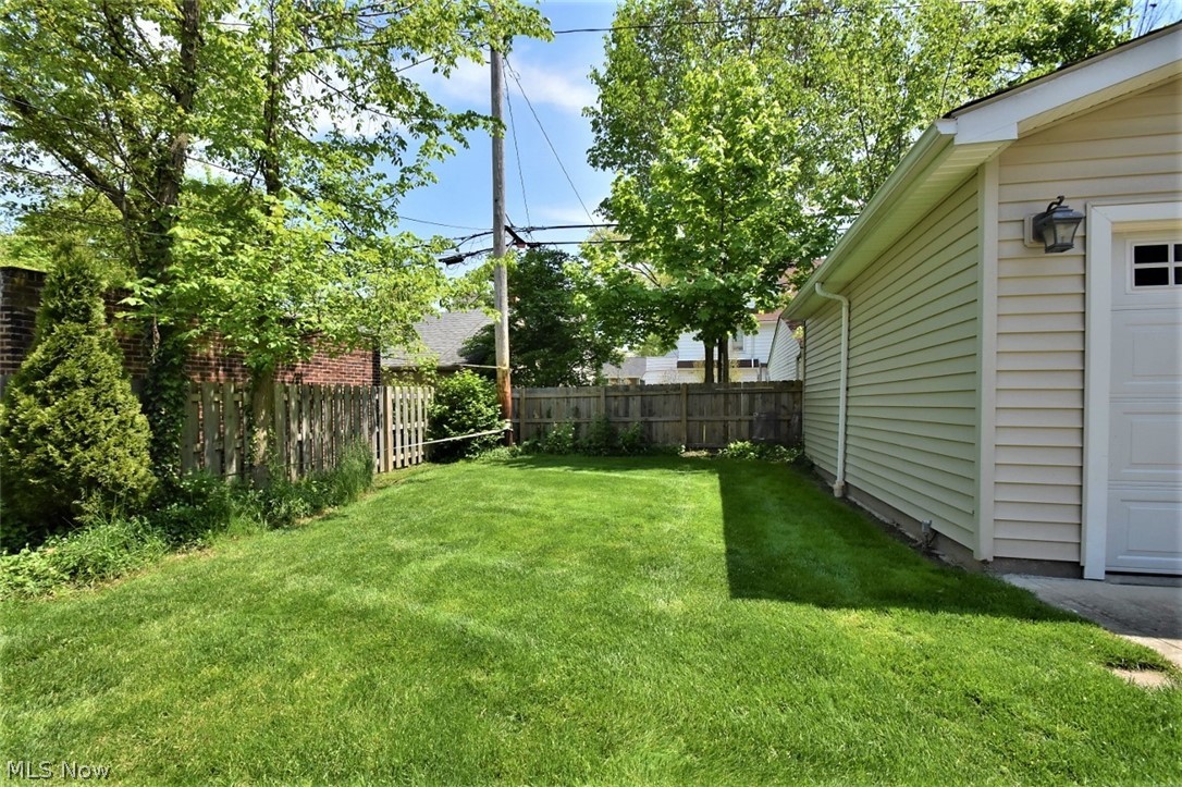 3309 Stockholm Road Cleveland, OH 44120 - Photo 33 of 35
