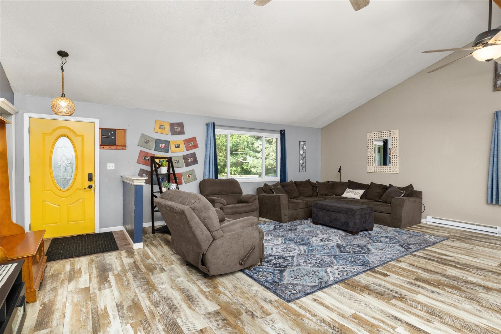 3440 Cardinal Lane Morris, IL 60450 - Photo 5 of 34 a living room with furniture and a window