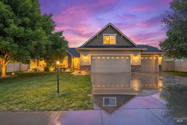 $479,900 | 1950 North Maroon Avenue, Kuna, ID 83634