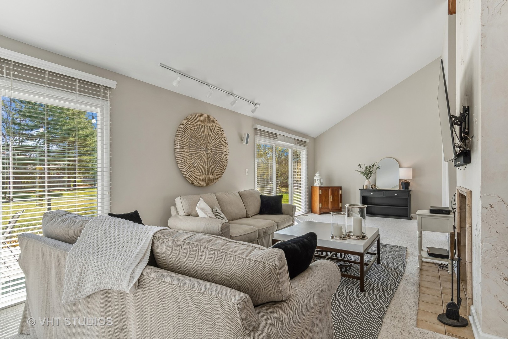 6443 Coach House Road Lisle, IL 60532 - Photo 4 of 24 Gallery Image 4