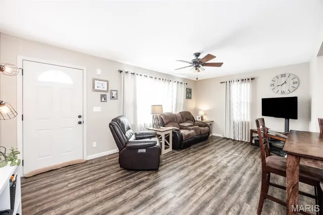 $265,000 | 929 West S Street, Mascoutah, IL 62258