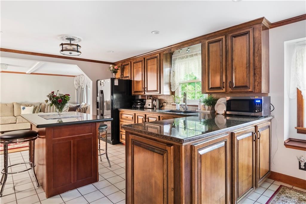 960 Pippin Orchard Road Cranston, RI 02921 - Photo 6 of 24