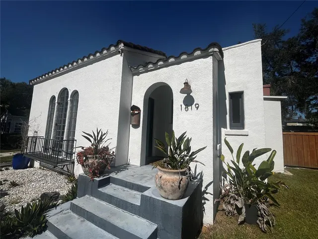 $2,850 | 1819 East Central Boulevard, Orlando, FL 32803