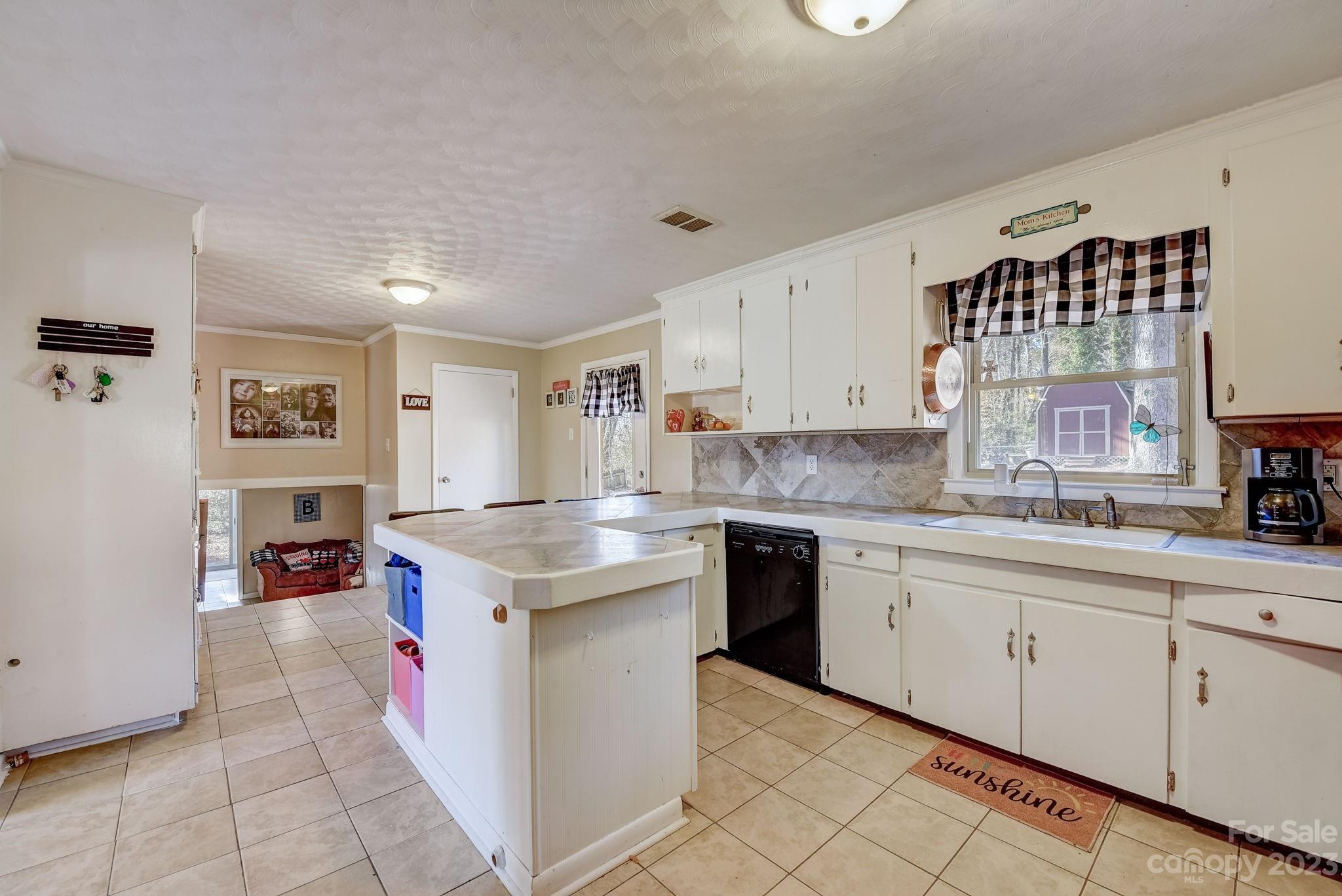 804 7th Avenue Southwest Conover, NC 28613 - Photo 8 of 41 Gallery Image 8