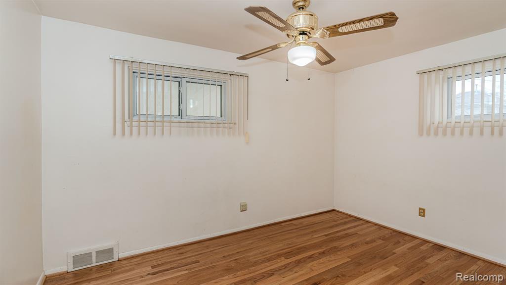 1295 Columbia Road Berkley, MI 48072 - Photo 29 of 53