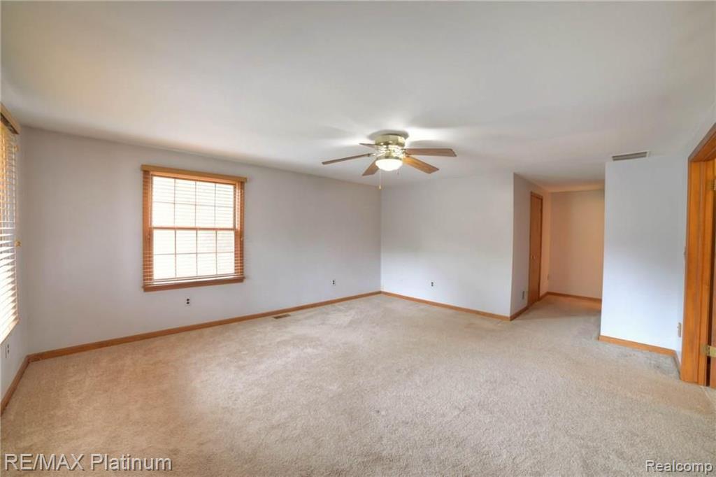 21706 Ruth Street Farmington Hills, MI 48336 - Photo 7 of 32