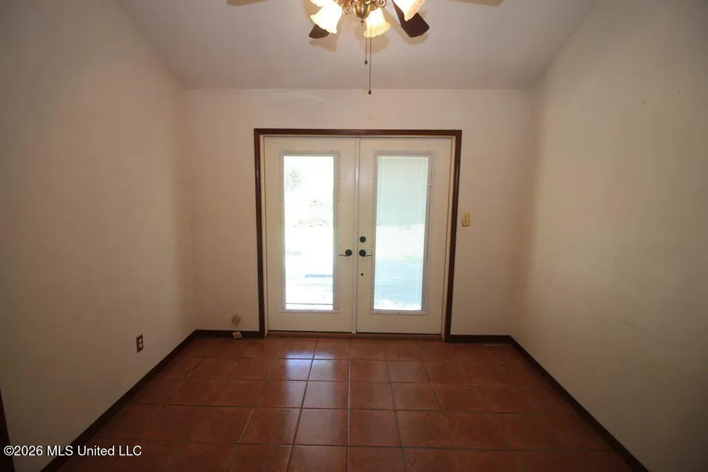 1809 Wansley Road Laurel, MS 39443 - Photo 11 of 27 Dining Room