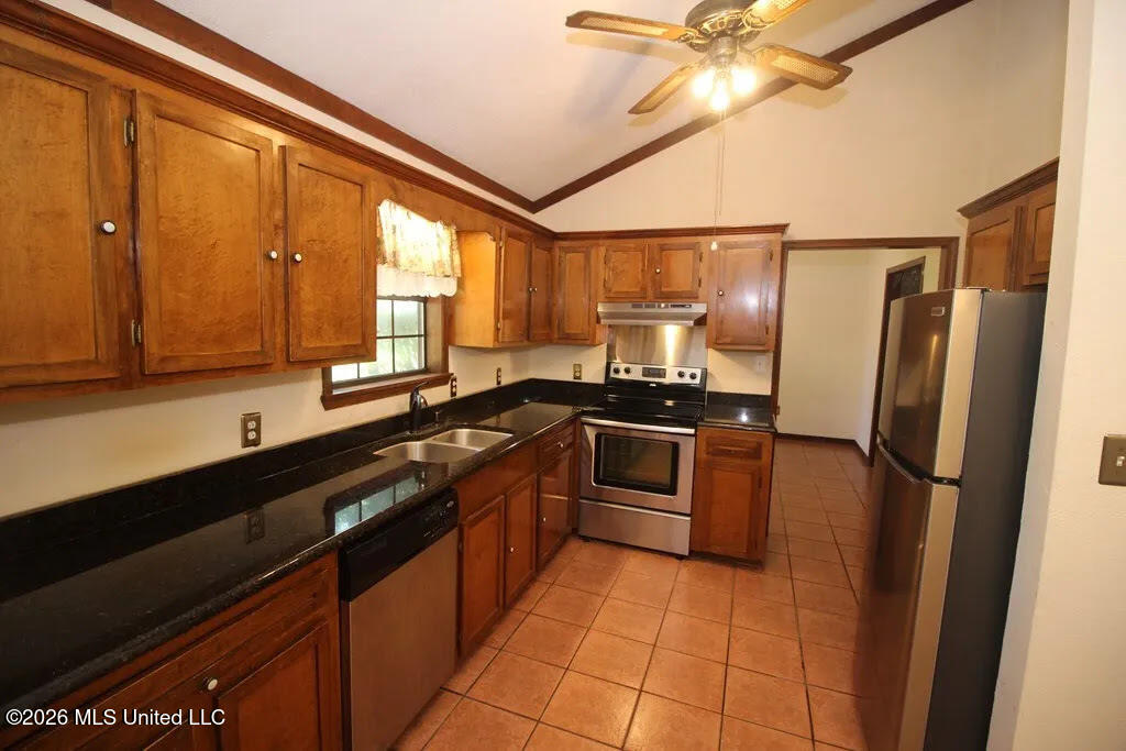 1809 Wansley Road Laurel, MS 39443 - Photo 16 of 27 Kitchen