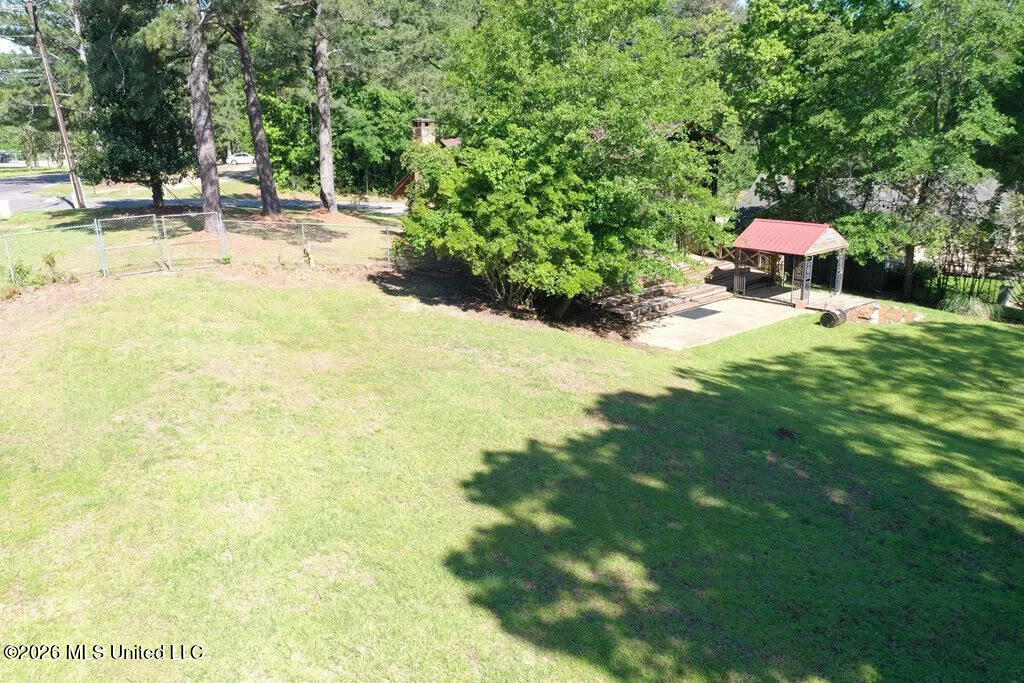 1809 Wansley Road Laurel, MS 39443 - Photo 4 of 27 Backyard