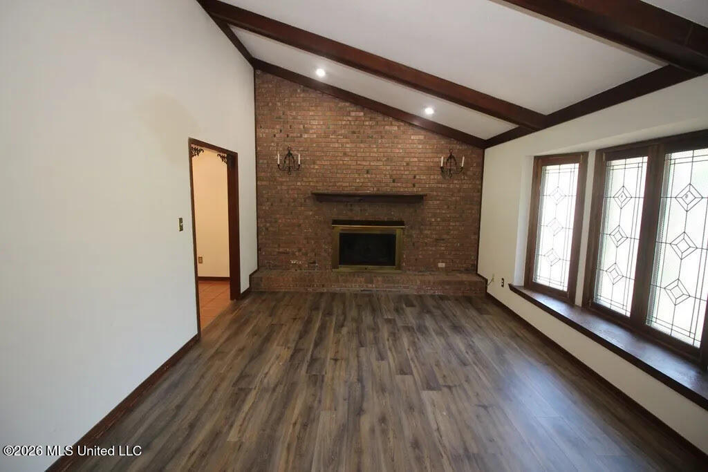 1809 Wansley Road Laurel, MS 39443 - Photo 10 of 27 Living Room
