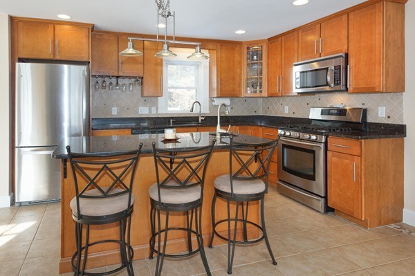 4 Vernon Road Medway, MA 02053 - Photo 3 of 9 Gallery Image 3