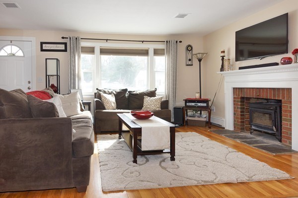 4 Vernon Road Medway, MA 02053 - Photo 5 of 9 Gallery Image 5