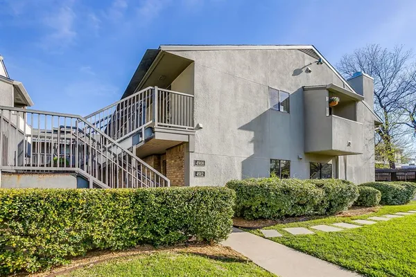 $195,000 | 4908 Byers Avenue, Unit C4, Fort Worth, TX 76107