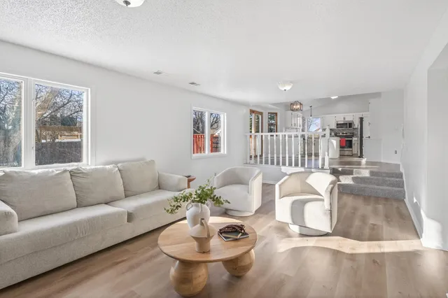 $475,000 | 14430 Woodbridge Lane, Savage, MN 55378