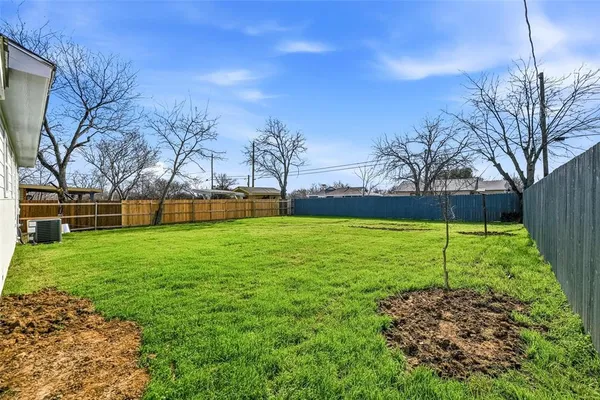 $1,995 | 4324 Crenshaw Avenue, Fort Worth, TX 76105