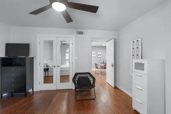$2,100 | 3110 Red River Street, Unit C304, Austin, TX 78705
