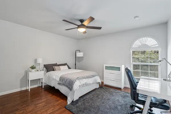 $2,100 | 3110 Red River Street, Unit C304, Austin, TX 78705