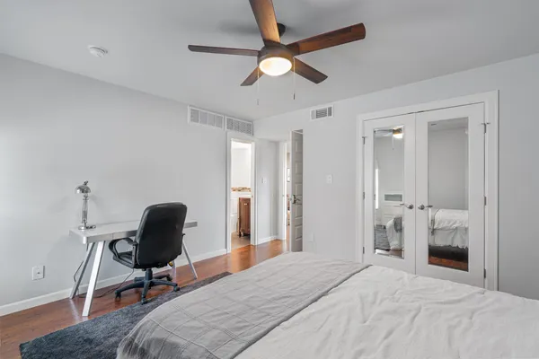 $2,100 | 3110 Red River Street, Unit C304, Austin, TX 78705