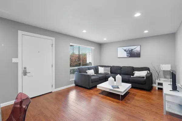 $2,100 | 3110 Red River Street, Unit C304, Austin, TX 78705