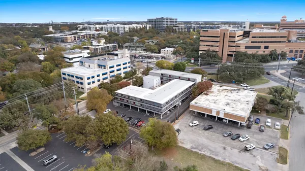 $2,100 | 3110 Red River Street, Unit C304, Austin, TX 78705