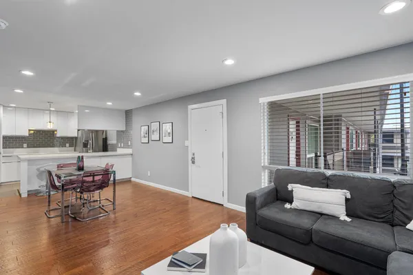 $2,100 | 3110 Red River Street, Unit C304, Austin, TX 78705
