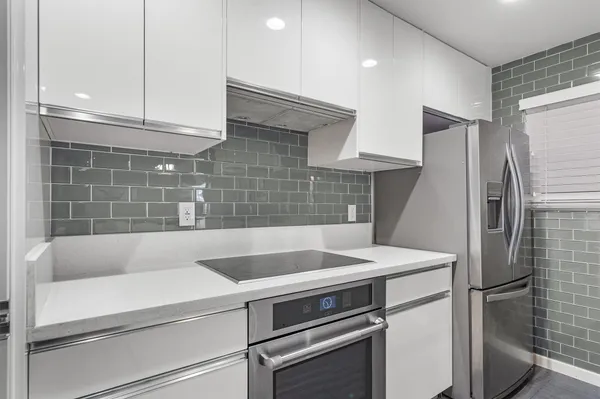 $2,100 | 3110 Red River Street, Unit C304, Austin, TX 78705