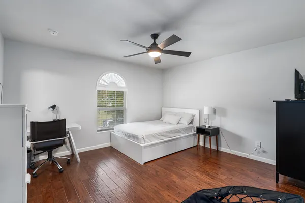 $2,100 | 3110 Red River Street, Unit C304, Austin, TX 78705