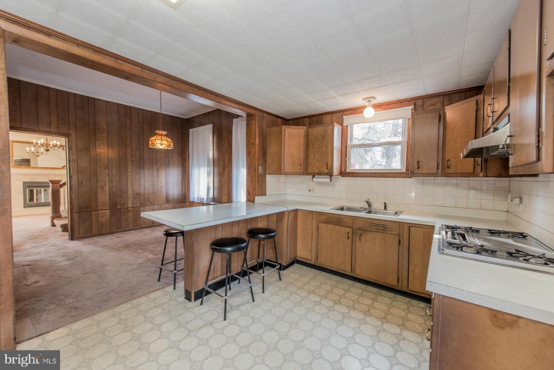 1020 Windsor Road Pikesville, MD 21208 - Photo 4 of 19 Kitchen