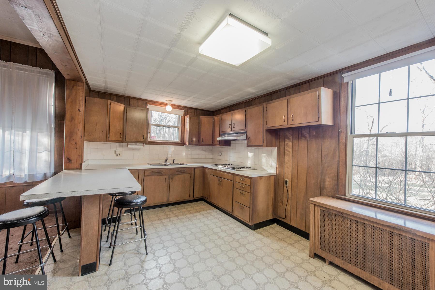 1020 Windsor Road Pikesville, MD 21208 - Photo 5 of 19 Kitchen