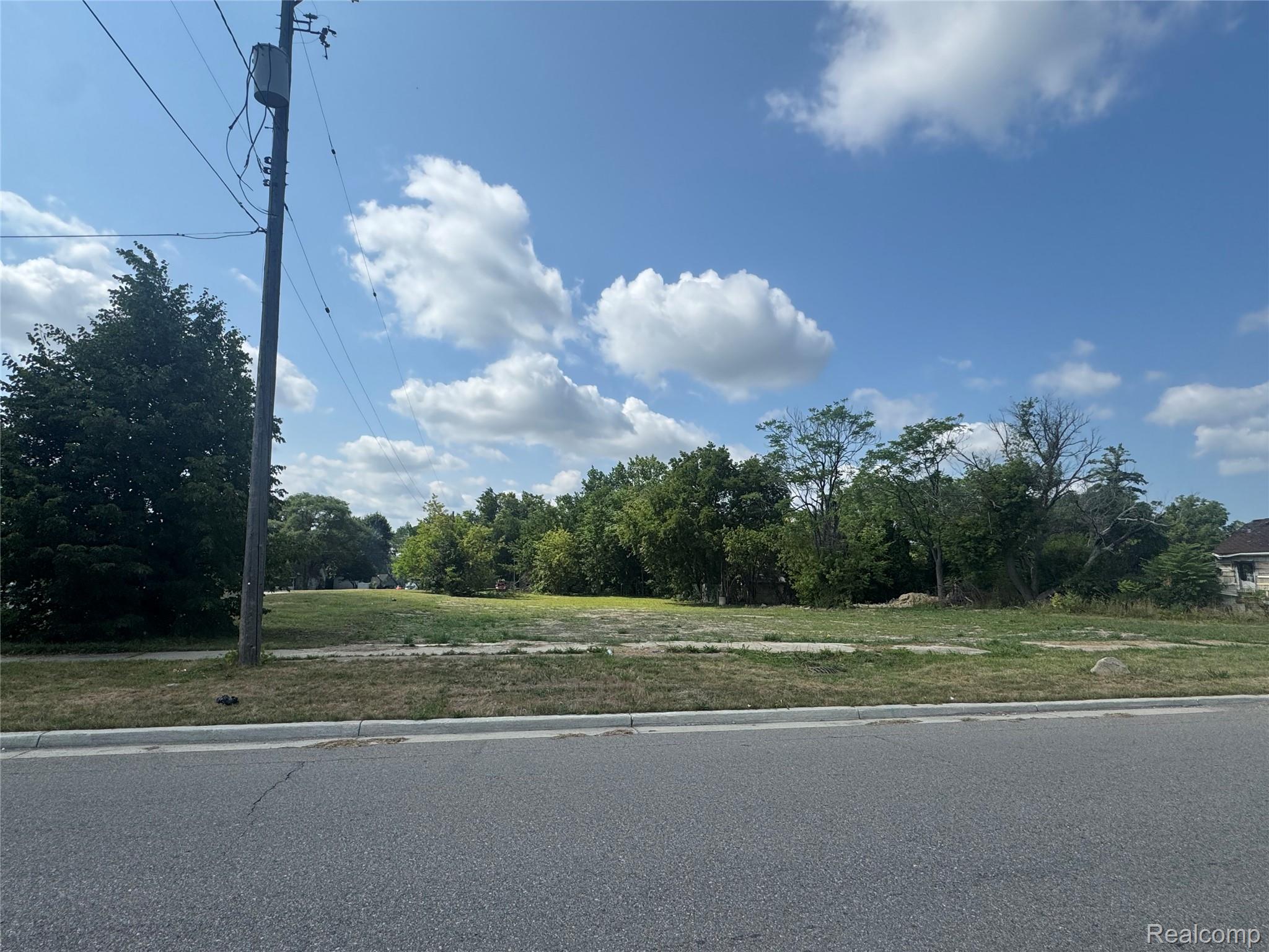 3037 Flushing Road Flint, MI 48504 - Photo 2 of 4 image2.jpeg