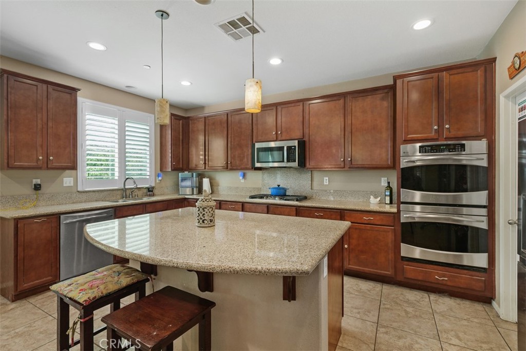 16820 Golden Bluff Loop Riverside, CA 92503 - Photo 10 of 36