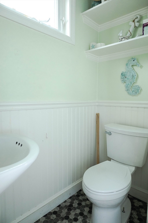 149 Reservoir Road Quincy, MA 02170 - Photo 11 of 29