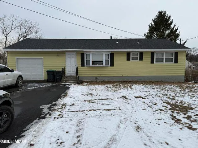 $379,900 | 58 Fiddlers Lane, Colonie, NY 12110