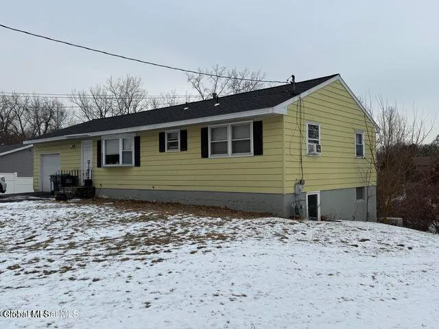 $379,900 | 58 Fiddlers Lane, Colonie, NY 12110