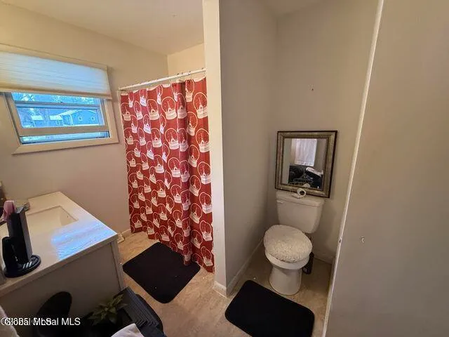 $379,900 | 58 Fiddlers Lane, Colonie, NY 12110