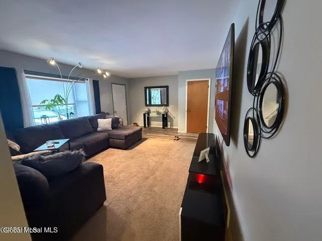 $379,900 | 58 Fiddlers Lane, Colonie, NY 12110