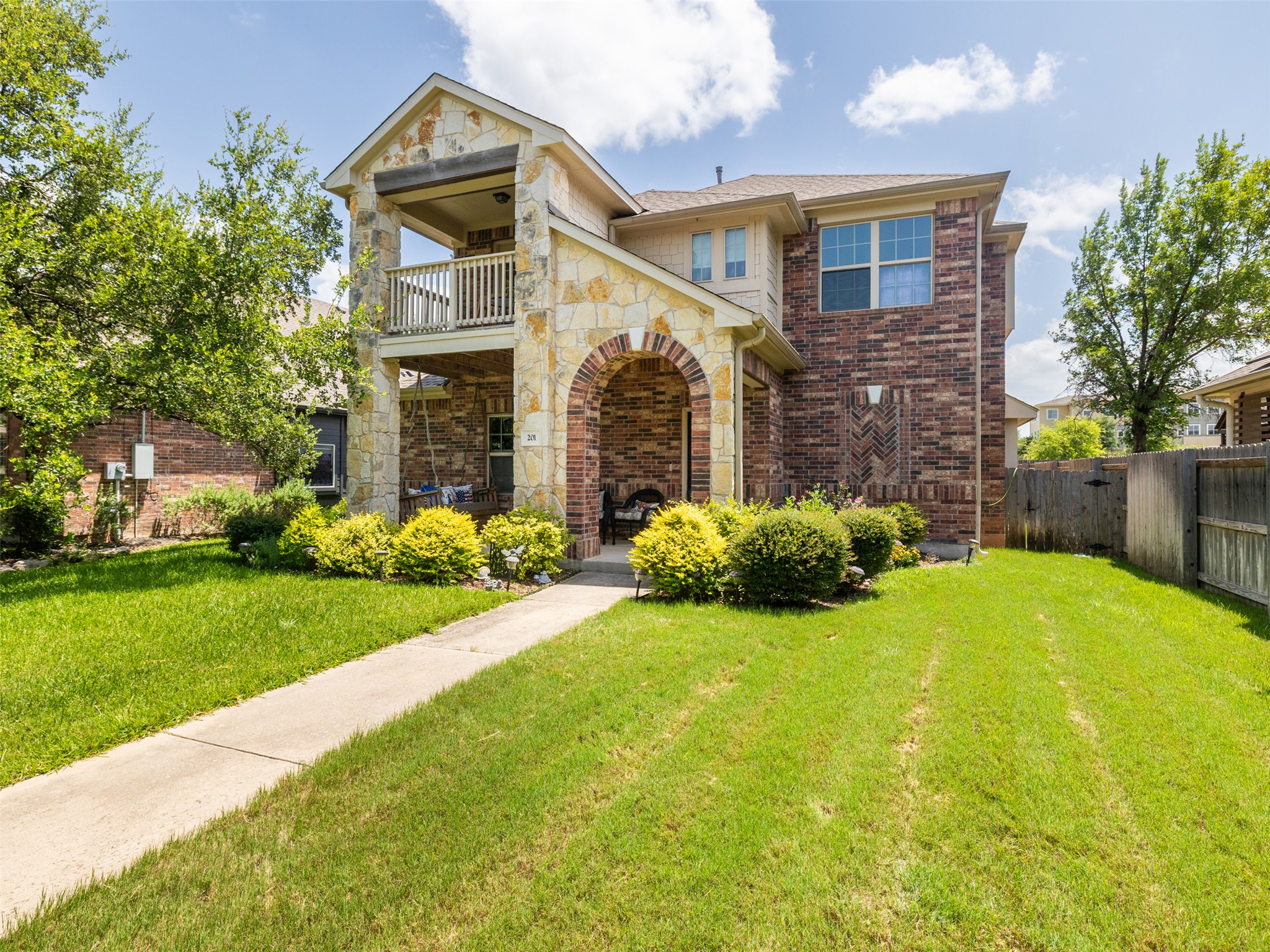 201 Sycamore Street Georgetown, TX 78633 - Photo 2 of 30