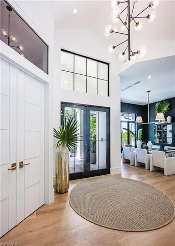 a view of livingroom with furniture