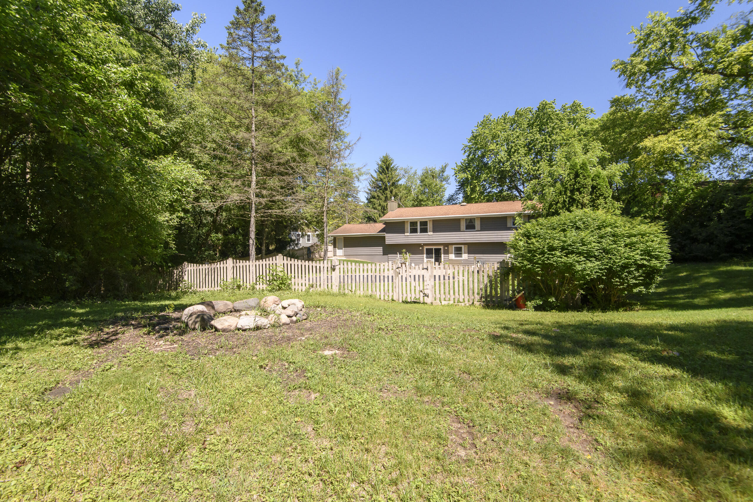 705 Fox Knoll Drive Rochester, WI 53185 - Photo 50 of 52 f