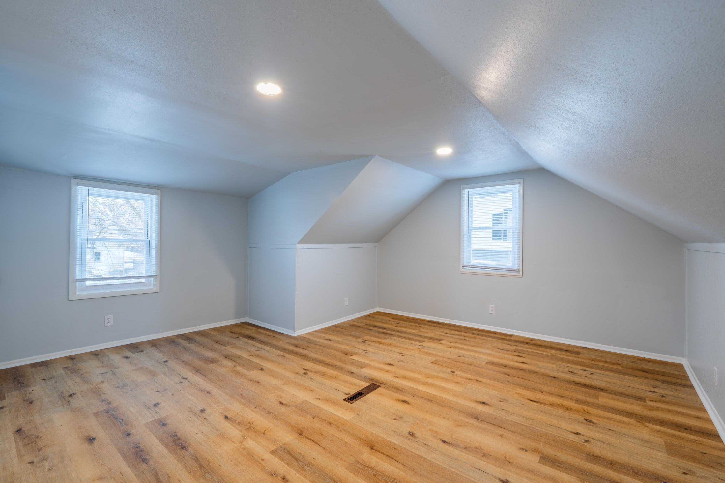 5657 North 40th Street Milwaukee, WI 53209 - Photo 15 of 27 Primary Bedroom - Second Floor