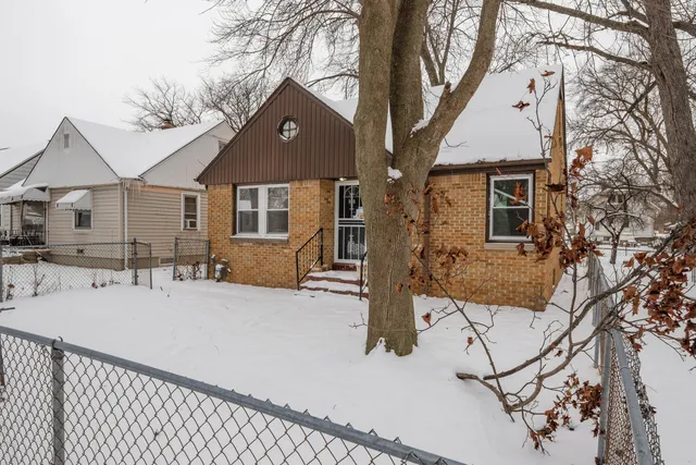 $219,900 | 5657 North 40th Street, Milwaukee, WI 53209