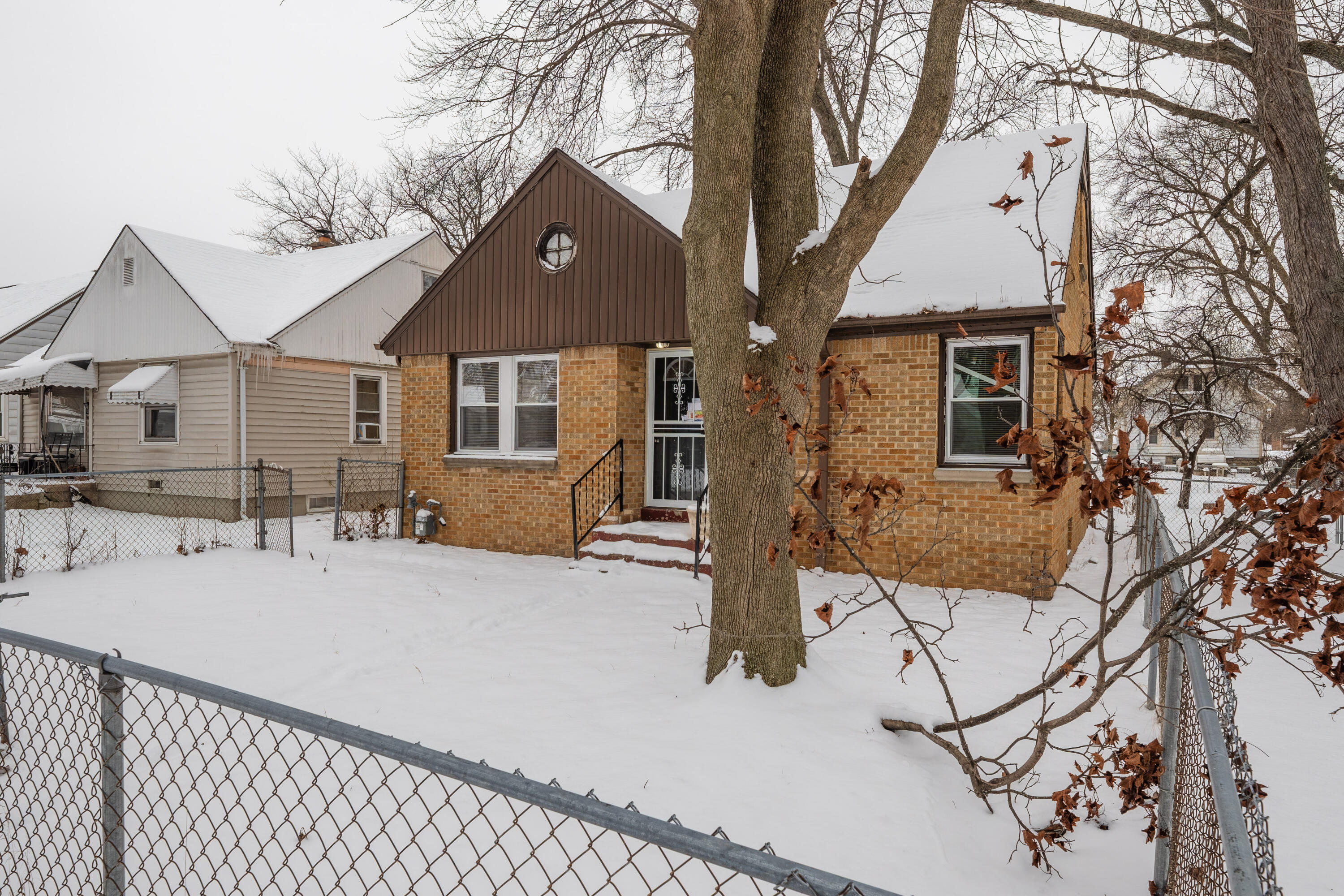 5657 North 40th Street Milwaukee, WI 53209 - Photo 24 of 27 Front