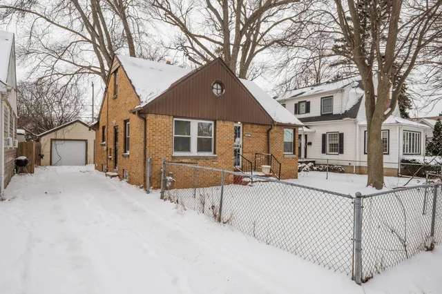 $219,900 | 5657 North 40th Street, Milwaukee, WI 53209