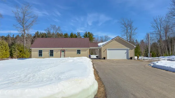 $359,900 | 7 Silver Way, Oxford, ME 04270