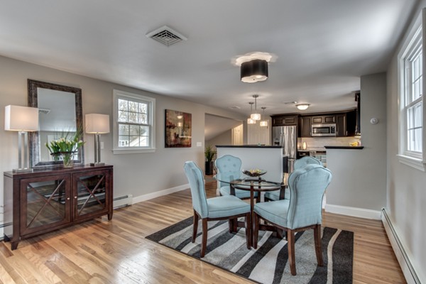 18 Robin Road Reading, MA 01867 - Photo 8 of 30 Gallery Image 8
