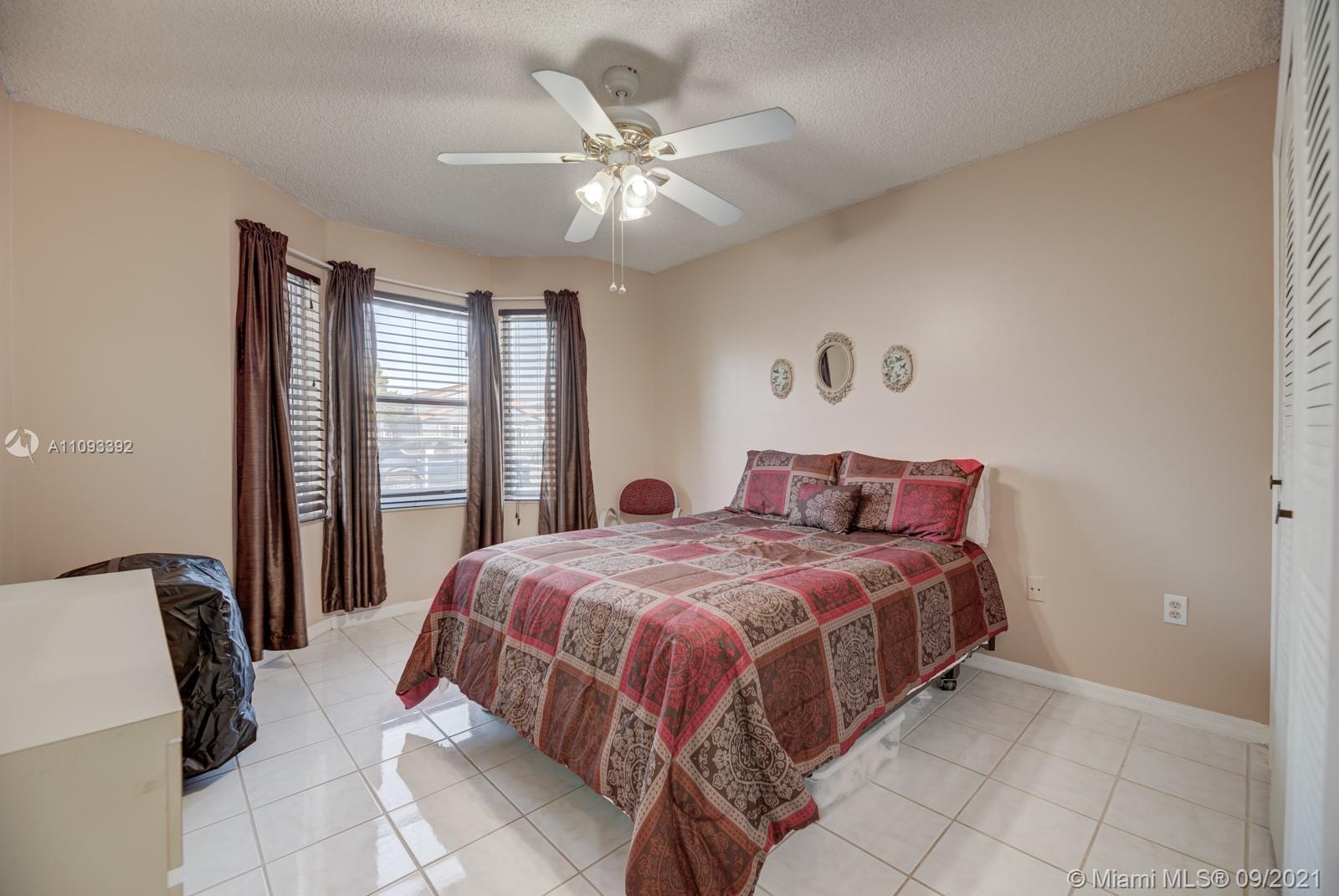 27905 Southwest 132nd Place Homestead, FL 33032 - Photo 20 of 33